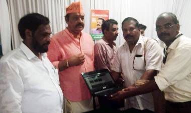 കവർ സ്റ്റോറി ഓൺലൈൻ പത്രം ഭരത് സുരേഷ് ഗോപി പ്രകാശനം ചെയ്തു