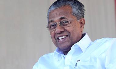 കോവിഡ് 19; കരുത്തോടെ പിണറായി വിറളി പിടിച്ച് പ്രതിപക്ഷം