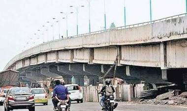 പാലാരിവട്ടം പാലത്തില്‍ പുനര്‍നിര്‍മാണ ഭാഗമായി ഗര്‍ഡറുകള്‍ സ്ഥാപിച്ചുതുടങ്ങി