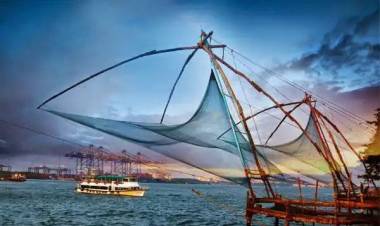 കൊച്ചി ഉണരുന്നു ഒപ്പം വിനോദ സഞ്ചാരികളും...