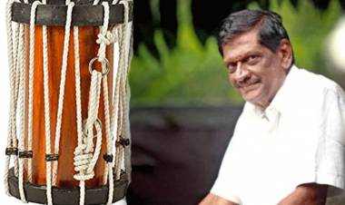 ചെണ്ടയുമായി പി. ജെ ജോസഫ്