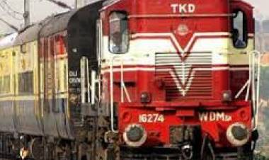 പാസഞ്ചര്‍ ട്രെയിനുകള്‍ ഓടിക്കാനുള്ള സാധ്യത റെയില്‍വേ പുനപരിശോധിക്കുന്നു; തിരക്കേറിയ സെക്ടറുകള്‍ കണ്ടെത്താന്‍ കണക്കെടുപ്പ് തുടങ്ങി