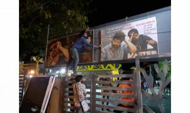 മുഴുവനും തുറക്കില്ല; മുന്നൂറോളം തിയറ്ററുകള്‍ ഇന്നു തുറക്കും