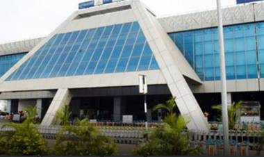 കരിപ്പൂരിലെ സി.ബി.ഐ റെയ്ഡ് : സൂപ്രണ്ട് ഉൾപ്പെടെ നാല് കസ്റ്റംസ് ഉദ്യോഗസ്ഥർക്ക് സസ്പെൻഷൻ