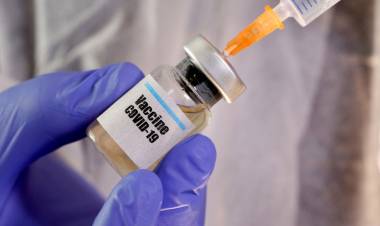 കോവിഡ് വാക്‌സിന്‍ എറണാകുളത്ത് ആദ്യമായി സ്വീകരിച്ചത് ഹൃദ്രോഗ വിദഗ്ധന്‍ ഡോ. ജോസ് ചാക്കോ പെരിയപ്പുറം