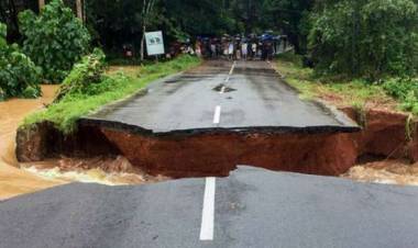 പ്രളയാനന്തര പുനര്‍നിര്‍മ്മാണ പദ്ധതിയുടെ ഭാഗമായി ഇടുക്കി, പത്തനംതിട്ട, വയനാട് ജില്ലകളില്‍ പ്രഖ്യാപിച്ച 77 റോഡ് പ്രവൃത്തികളില്‍ ഒന്നു പോലും ഇനിയും തുടങ്ങിയില്ല; പ്രളയാനന്തര കേരളം പ്രഖ്യാപനത്തില്‍ ഒതുങ്ങിയപ്പോള്‍