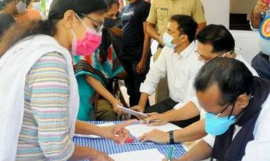 സാന്ത്വന സ്പര്‍ശം അദാലത്ത്: ടാഗോര്‍ ഹാളില്‍ മന്ത്രി ടി. പി രാമകൃഷ്ണന്‍ ഉദ്ഘാടനം ചെയ്തു