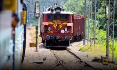 ആദ്യ ക്ലോണ്‍ ട്രെയിന്‍ 14 മുതല്‍ എറണാകുളത്ത് നിന്ന്