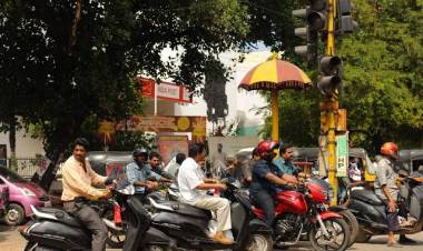 വാഹന ഉടമകൾക്ക് എട്ടിൻ്റെ പണിയുമായി ,, കൊച്ചി