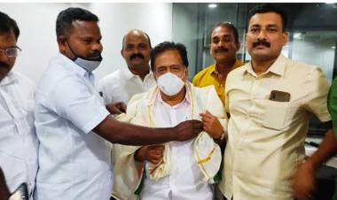 ചെന്നിത്തലയുടെ ഐശ്വര്യ കേരളയാത്രയ്ക്ക് പിന്തുണ നല്‍കി; ആറ് പൊലീസുകാര്‍ക്ക് സസ്പെന്‍ഷന്‍