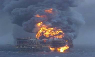 കപ്പലിന്റെ എൻജിൻ റൂമിൽ തീപിടുത്തം: മലയാളി അടക്കം 3 മരണം..