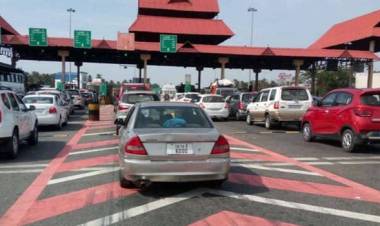 ഫാസ്‌ടാഗില്‍ 2900 രൂപയുണ്ടായിട്ടും തൃശൂര്‍ ടോള്‍ പ്ലാസയില്‍ കാര്‍ തടഞ്ഞിട്ട് യാത്രക്കാരന്റെ ലൈസന്‍സ് പിടിച്ചെടുത്തു, ഇരട്ടി തുക പിഴ ഈടാക്കാനും ശ്രമം