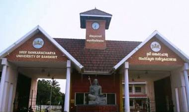 കാലടി സര്‍വകലാശാല: എസ്‌എഫ്‌ഐ നേതാക്കളുമായി ചേര്‍ന്ന് വൈസ് ചാന്‍സലര്‍ ഒത്തുകളിക്കുന്നതായി ആരോപിച്ച വകുപ്പ് മേധാവിയെ മാറ്റി പ്രതികാരം