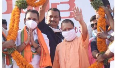 യോഗി പതാക കൈമാറി ;വിജയ യാത്രയ്ക്ക് തുടക്കമായി 