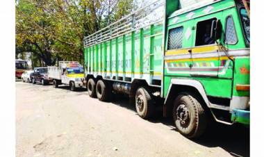 വഴികളടച്ച്‌ കര്‍ണാടക , കേരളത്തില്‍നിന്നുള്ളവര്‍ക്ക്‌ കോവിഡ്‌ നെഗറ്റീവ്‌ സര്‍ട്ടിഫിക്കറ്റ്‌ നിര്‍ബന്ധം