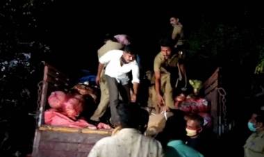 മണ്ണാര്‍ക്കാട് വാഹനപരിശോധനക്കിടെ വന്‍ സ്ഫോടക വസ്തുശേഖരം പിടികൂടി