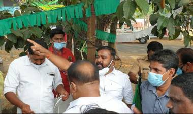 പറവൂരിൽ മതതീവ്രവാദികളുടെ ഭീഷണിയെ മറികടന്ന് വെടിമറയിൽ ബിജെപി പതാക നാട്ടി