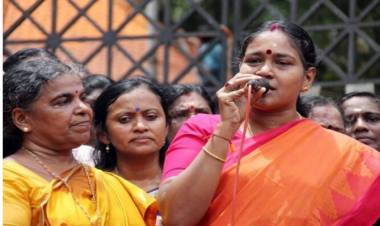 പ്രധാനമന്ത്രി ആവാസ് യോജനയുടെ പേര് മാറ്റി പിണറായി ലൈഫ് മിഷനെന്നാക്കി; വീട് കിട്ടിയവർക്ക് ഇതറിയാം ശോഭാ സുരേന്ദ്രൻ