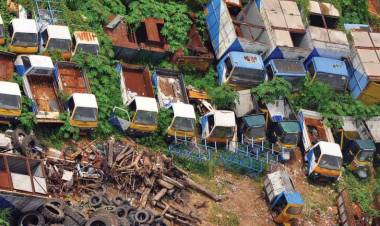 ഓടിയത് 5 വർഷം മാത്രം, 3 വർഷമായി തുരുമ്പെടുത്തു കിടക്കുന്നു; നഗരസഭ 19 ഓട്ടോ ലേലം ചെയ്യുന്നു