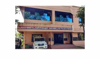 വീണ്ടും ട്രാൻസ് ജെൻഡറെ അധിക്ഷേപിച്ച്, - ആട്ടിപ്പായിച്ച് ചേരാനല്ലൂർ പോലീസ്,, അസിസ്റ്റൻ്റ് കമ്മീഷണറുടെ നിർദ്ദേശത്തിന് പുല്ലുവില കല്പിച്ച്, സ്റ്റേഷൻ എസ്, ഐ