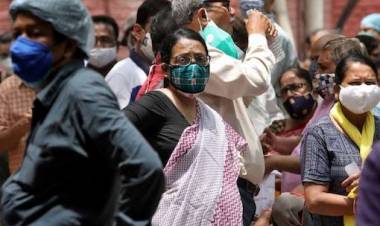 സബ് രജിസ്ട്രാർ ഓഫീസിൽ എത്തുന്ന ജനം വീർപ്പുമുട്ടുന്നു.,, ജീവനക്കാർക്ക് ജോലി ചെയ്യാൻ പോലും സ്ഥലമില്ല