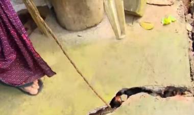 ഇടുക്കി സീതത്തോട് മുണ്ടംപാറയില്‍ മുണ്ടംപാറ പ്ലാത്താനത്ത് ജോണിന്റെ ഭൂമി വിണ്ടുകീറി