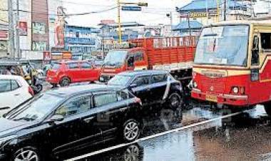 അങ്കമാലിയെ ബന്ദിയാക്കി തുണിക്കടയുടെ ഉത്ഘാടനം, ജനങ്ങളും യാത്രക്കാരും വലഞ്ഞു