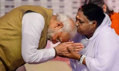 കടപ്പുറം സുധാമണി ആള്‍ദൈവം തന്നെയാണ്, അസുരവിത്തുക്കളെ