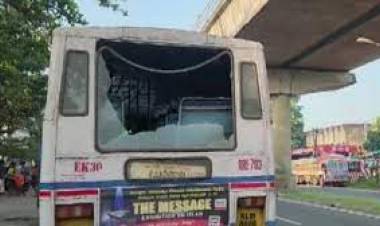 ഹര്‍ത്താലിന്റെ മറവില്‍ പോപ്പുലര്‍ ഫ്രണ്ട് പ്രവര്‍ത്തകര്‍ കല്ലെറിഞ്ഞ് തകര്‍ത്തത് 70 ബസുകള്‍