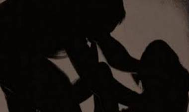 സ്‌കൂള്‍ വിദ്യാര്‍ഥിനികളെ തട്ടിക്കൊണ്ടുപോയി ലൈംഗികമായി പീഡിപ്പിച്ച കേസില്‍ രണ്ട് യുവാക്കള്‍ അറസ്റ്റില്‍.