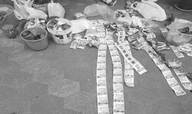 മൂവാറ്റുപുഴ ഗരത്തില്‍ നിന്ന് നിരോധിത പുകയില ഉല്‍പന്നങ്ങള്‍ പിടിച്ചെടുത്തു