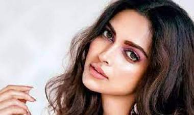 ബോളിവുഡ് താരം ദീപിക പദുക്കോണിനെ ആശുപത്രിയില്‍ പ്രവേശിപ്പിച്ചു.