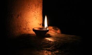 സന്ധ്യാ ദീപം ജ്വലിപ്പിക്കുന്നത് " കരി ഓയിലിൽ, പ്രാർത്ഥനയിലൂടെ ലഭിക്കുന്നത് മാരക രോഗങ്ങൾ