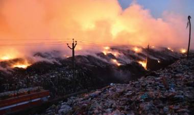 ബ്രഹ്മപുരം തീപിടുത്തം, കത്തുന്നതോ ? കത്തിക്കുന്നതോ?