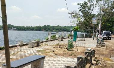 ജനങ്ങൾക്ക് വിശ്രമിക്കാൻ ടൂറിസം വകുപ്പ് നിർമ്മിച്ച സ്റ്റേഡിയം പഞ്ചായത്ത് കച്ചവടക്കാർക്കായി ലേലം ചെയ്യാനുള്ള തയ്യാറെടുപ്പിൽ .