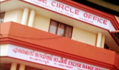ഭരണസ്വാധീനത്തിൽ പെരുമ്പാവൂർ എക്സെസ് ഓഫിസിലേക്ക് പോസ്റ്റ് വാങ്ങി ലക്ഷങ്ങൾ പിടിച്ചുപറിച്ചു സമ്പാദിക്കുന്നതായി ആരോപണം,