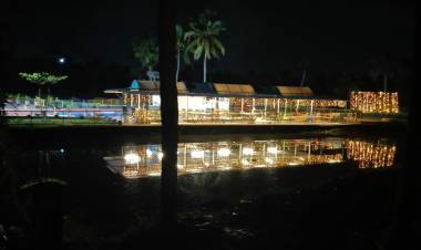 സിപിഎം ഭരിക്കുന്ന കരുമാല്ലൂർ പഞ്ചായ ത്തിൽ തീരദേശ നിയമം ലംഘിച്ച് അനധികൃത നിർ മാണം. പിന്നിൽ പാർട്ടി പ്രാദേശിക നേതാക്കൾ