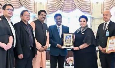 സുപമാസ് ഇസരാ ഭക്തിക്ക്. ഏഷ്യാ പസഫിക്ക് വിദ്യാഭ്യാസ മികവ് പുരസ്കാരം