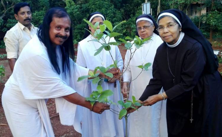 ആര്യലോക് ആശ്രമം കലശവനം നിർമ്മിച്ചു
