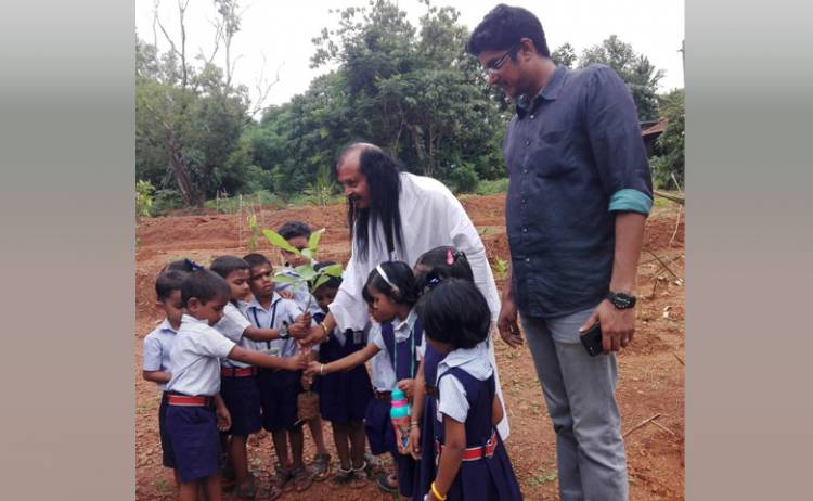 ആര്യലോക് ആശ്രമം കലശവനം നിർമ്മിച്ചു