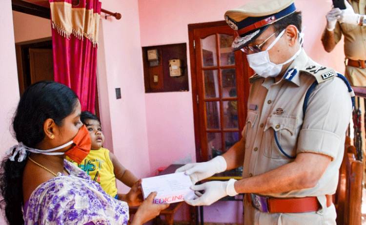 മാനവ സേവ മാധവ സേവയായ് കേരള പോലീസ് ; കോവിഡ് കാലത്തെ ചരിത്ര ദൗത്യം