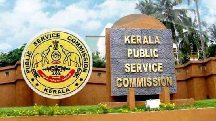 കോപ്പിയടി സംഭവത്തില്‍ കുറ്റപത്രം സമര്‍പ്പിച്ചിട്ട് പതിറ്റാണ്ട്, പ്രോസിക്യൂട്ടറെ നിയമിക്കാതെ കേസ് ചവിട്ടിത്താഴ്ത്തി, പൊലീസിലുള്‍പ്പെടെയുള്ള പ്രതികള്‍ ഉന്നതസ്ഥാനങ്ങളില്‍ വിലസുന്നു