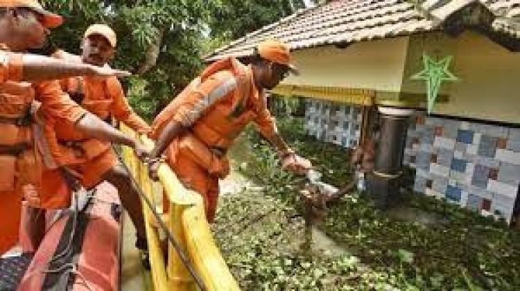 മഴക്കെടുത്തിയില്‍ ദുരിതാശ്വാസ പ്രവര്‍ത്തനങ്ങള്‍ക്കായി ദേശീയ ദുരന്തനിവാരണ സേനയുടെ 21 അംഗം ഇന്ന് എത്തിച്ചേരും