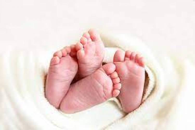 ഒറ്റ പ്രസവത്തില്‍ രണ്ട് വ്യത്യസ്ത പിതാക്കന്മാരുടെ കുട്ടികള്‍ക്ക് ജന്മം നല്‍കിയ 19കാരിയായ യുവതി