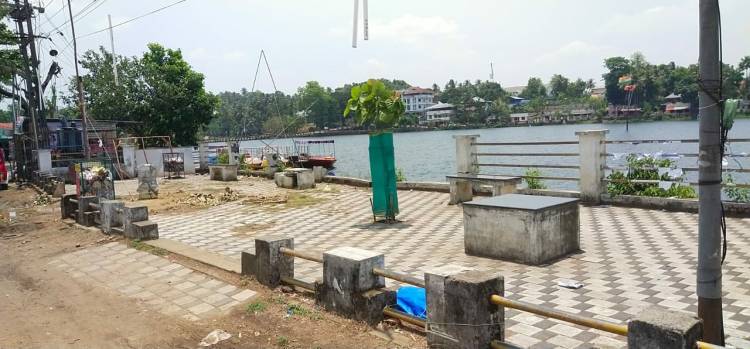ജനങ്ങൾക്ക് വിശ്രമിക്കാൻ ടൂറിസം വകുപ്പ് നിർമ്മിച്ച സ്റ്റേഡിയം പഞ്ചായത്ത് കച്ചവടക്കാർക്കായി ലേലം ചെയ്യാനുള്ള തയ്യാറെടുപ്പിൽ .